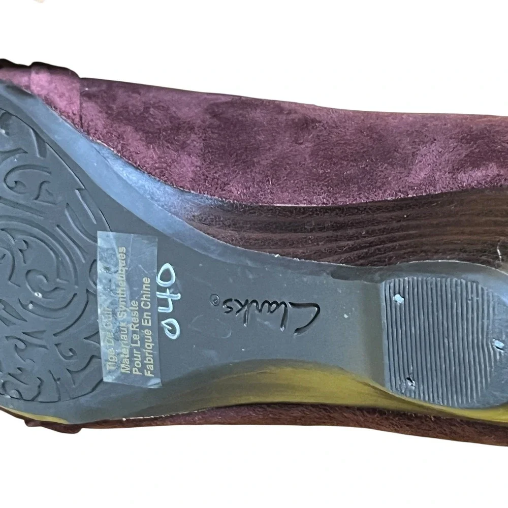 Clarks Artisan Burgundy Suede Pleated Ballet Flats Womens Size 6M Comfort Casual
